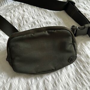 Lululemon wear everywhere belt bag